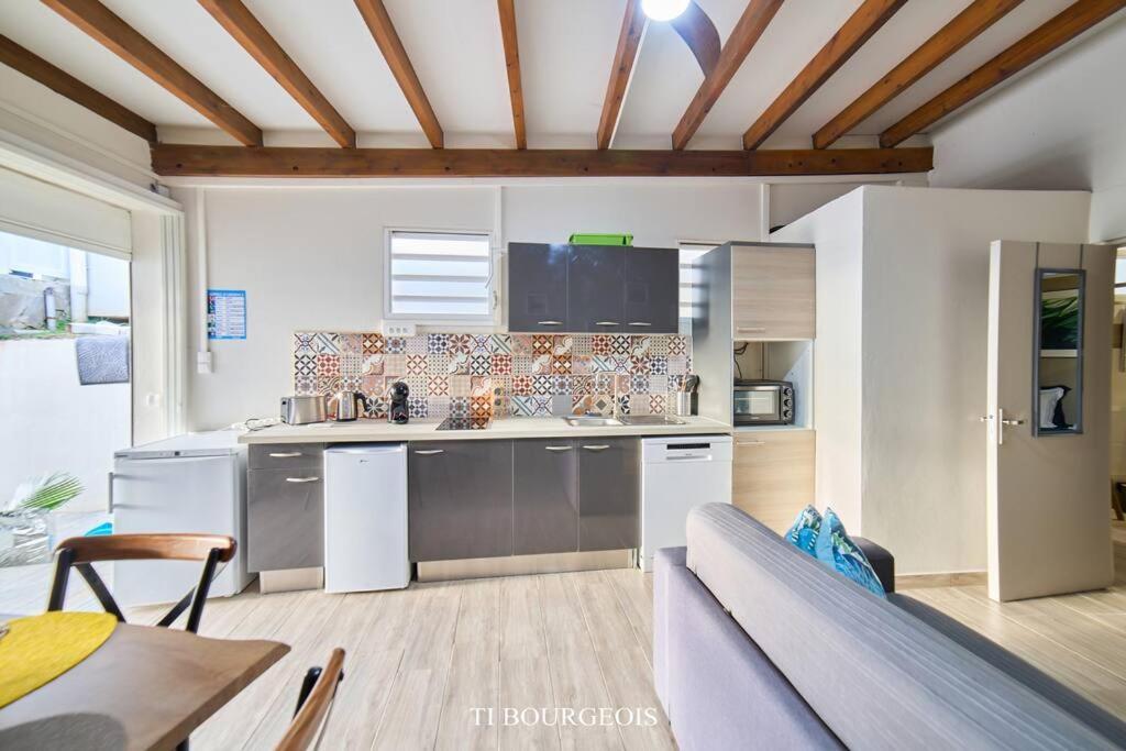 Le Ti Bourgeois Apartment Riviere-Salee Exterior photo